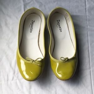 Chartreuse French Repetto ballet flats. Made in France Size 40 (US approx size 9